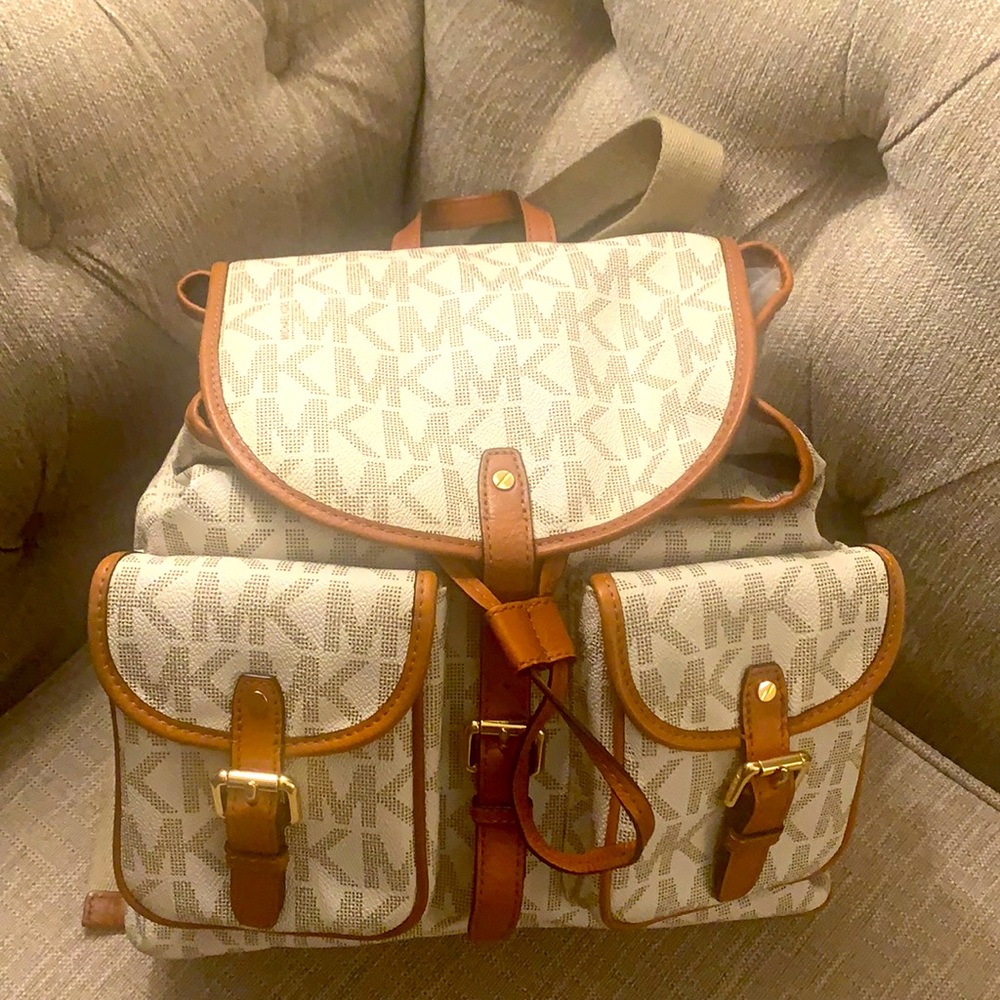 Authentic Michael Kors backpack 🎒